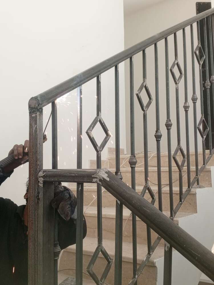 درابزين درج حديد
